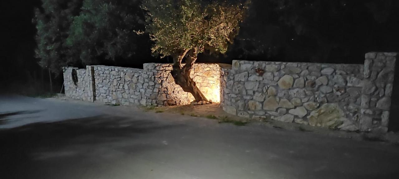 Aiolos Kalamaki  Bagian luar foto